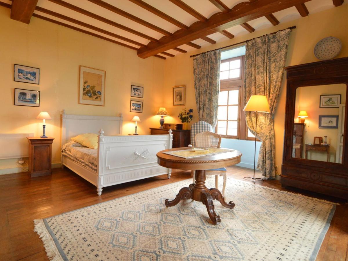 Magnificent Holiday Home With Pool Saint-Paul-du-Bois المظهر الخارجي الصورة